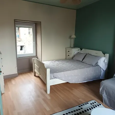 Holiday home Maison Aux Pieds Des Volcans *