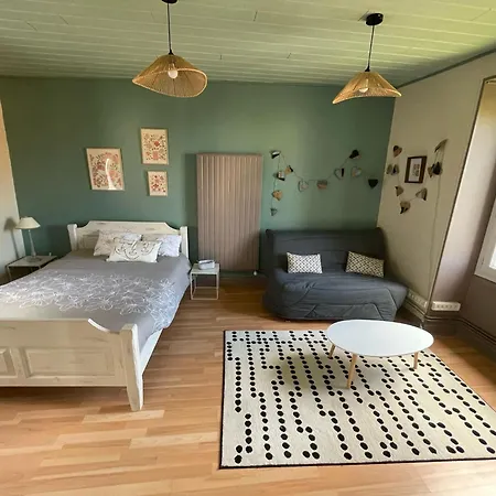 Maison Aux Pieds Des Volcans